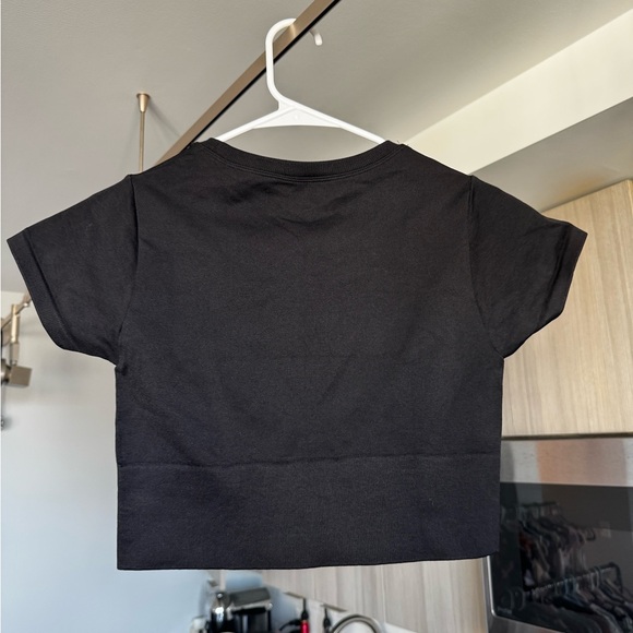 OFFLINE By Aerie Sidewalk Seamless Cropped T-Shirt Size M NWT - Picture 9 of 9